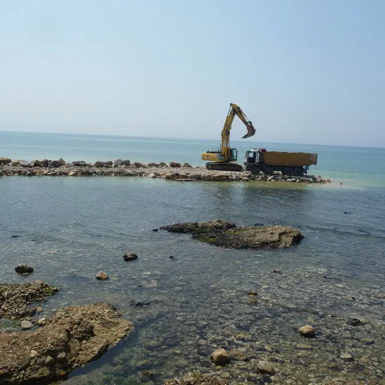 Erosione, corsa contro il tempo per salvare la costa