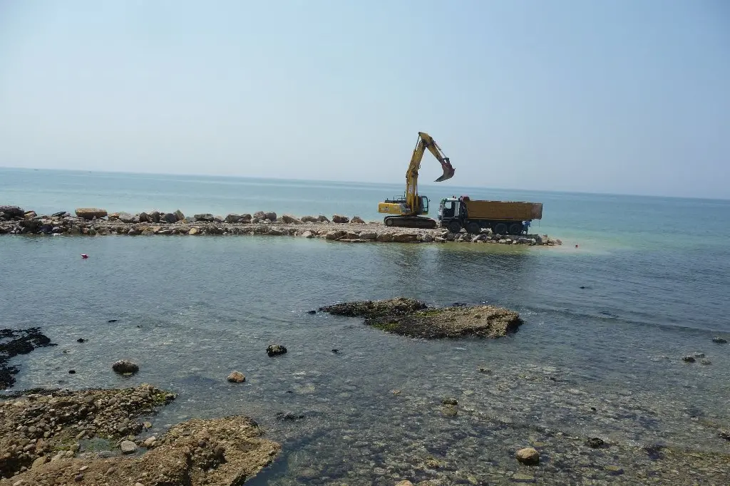 Erosione, corsa contro il tempo per salvare la costa