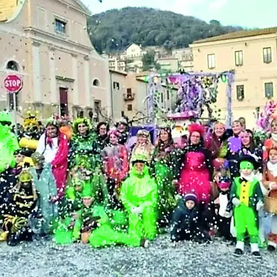 Allumiere si colora per il carnevale: è tempo di sfilata dei carri