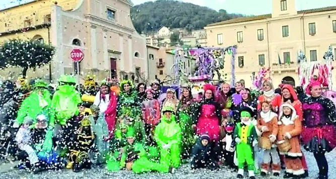 Allumiere si colora per il carnevale: è tempo di sfilata dei carri