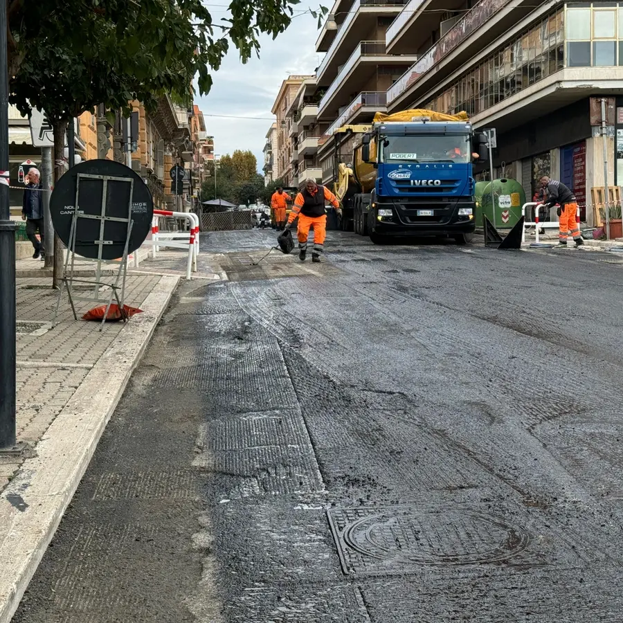 Lavori al viale, traffico in tilt