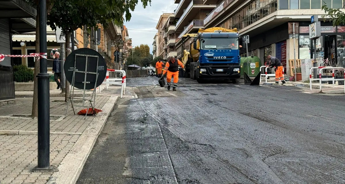 Lavori al viale, traffico in tilt