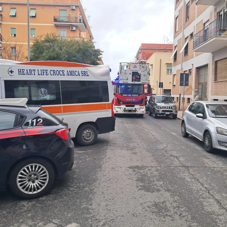 Scatta l’allarme per una donna che non risponde, ma era solo addormentata