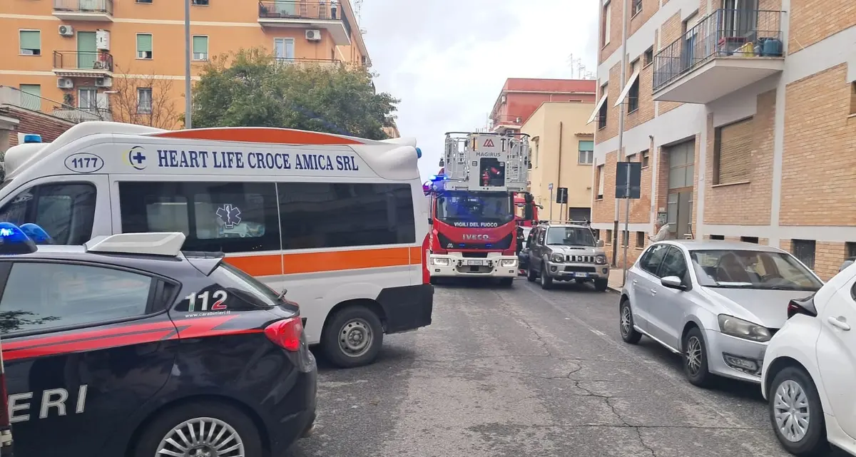 Scatta l’allarme per una donna che non risponde, ma era solo addormentata