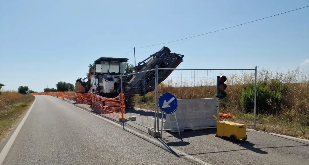 Donagella pericolosa per le buche, polstrada ordina la messa in sicurezza