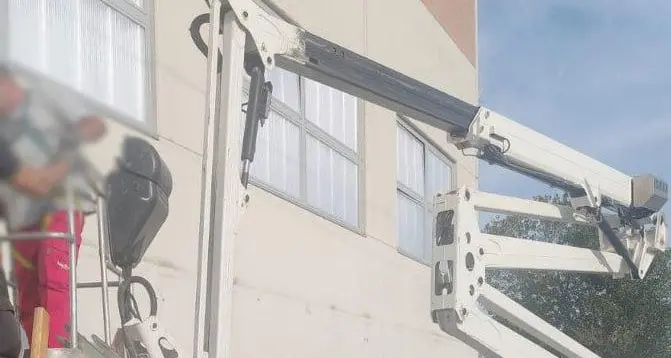 Montalto, operaio folgorato mentre lavora su una cabina elettrica nei pressi di un impianto fotovoltaico