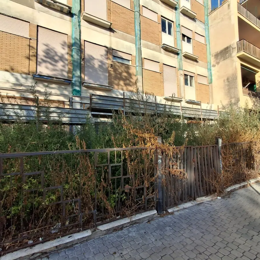 «L’ex alberghiero simbolo del degrado»