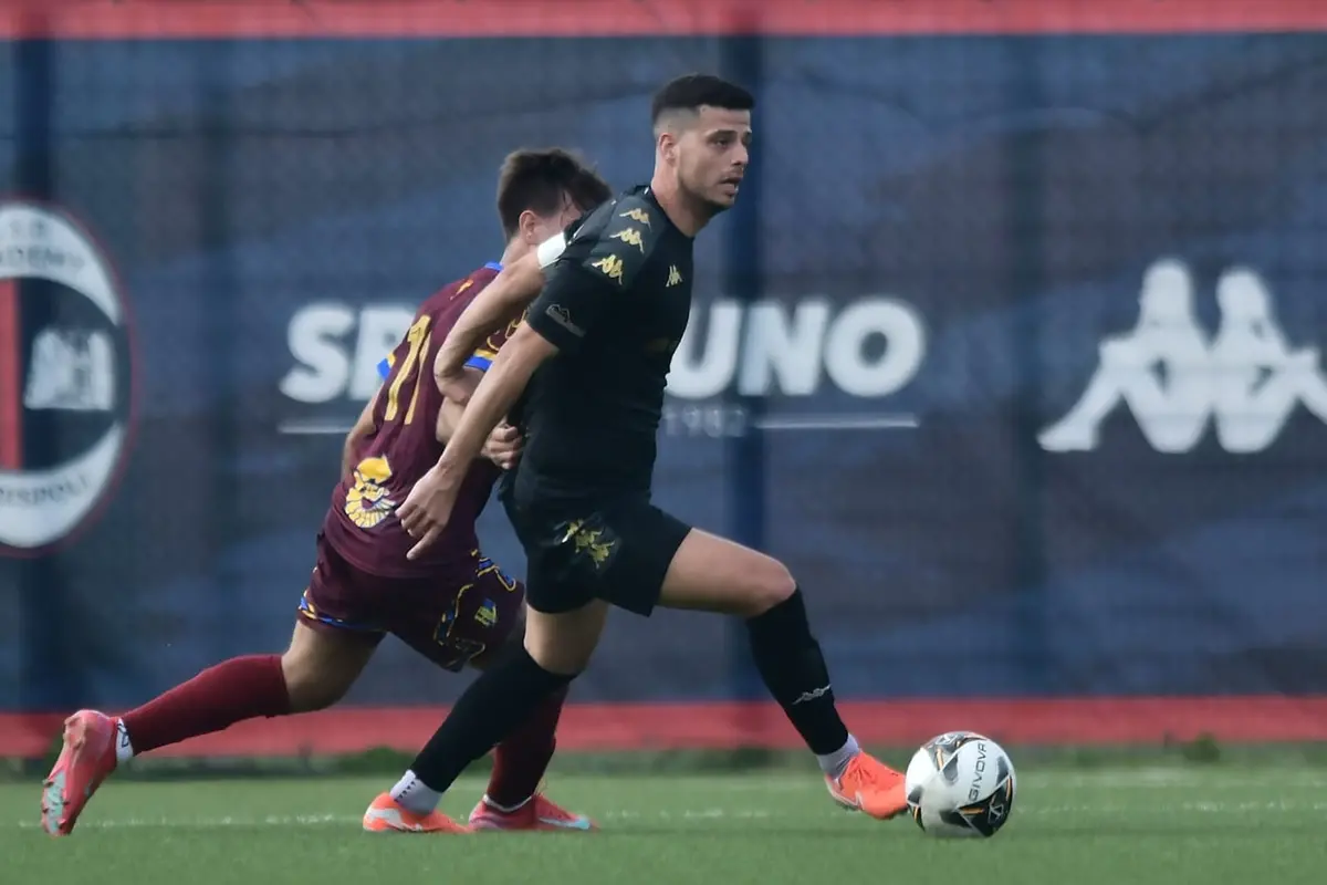 <p>Nella foto Leonardo Cruciani il capitano</p>\\n