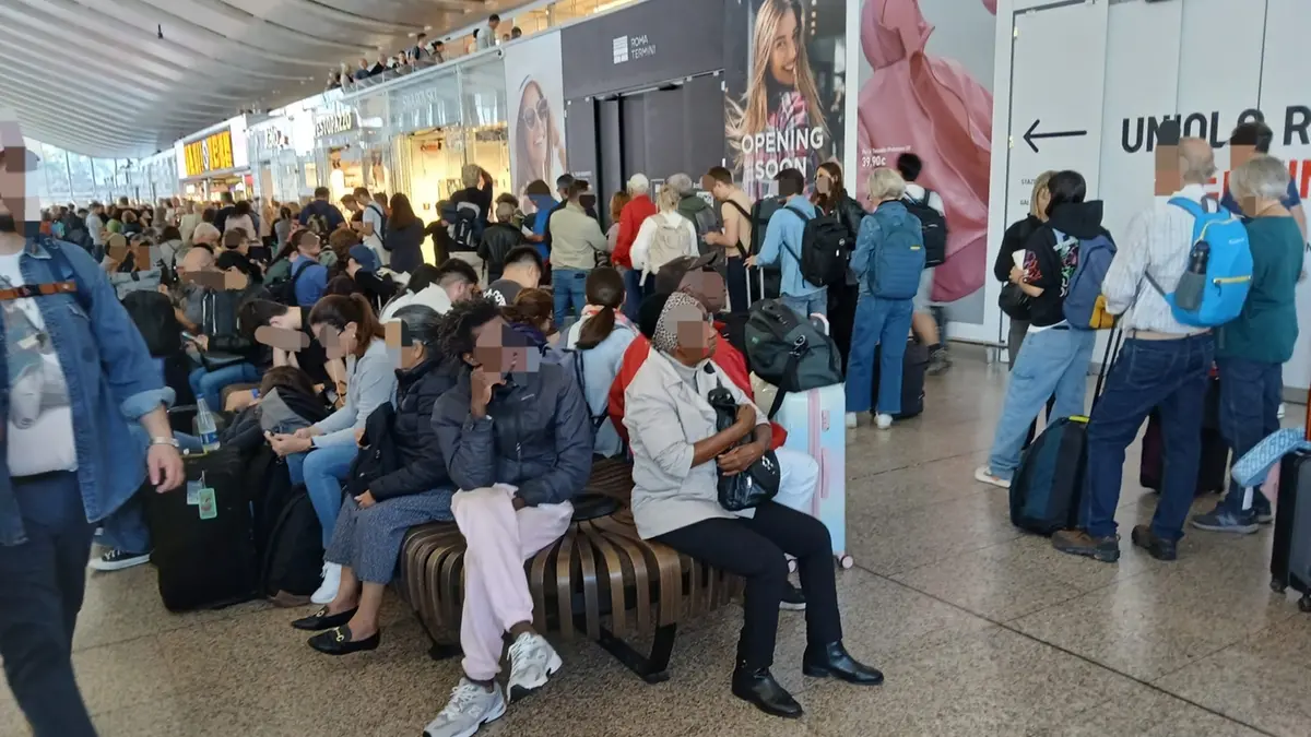 Guasto tra Roma Termini e Tiburtina, treni bloccati. Caos pendolari