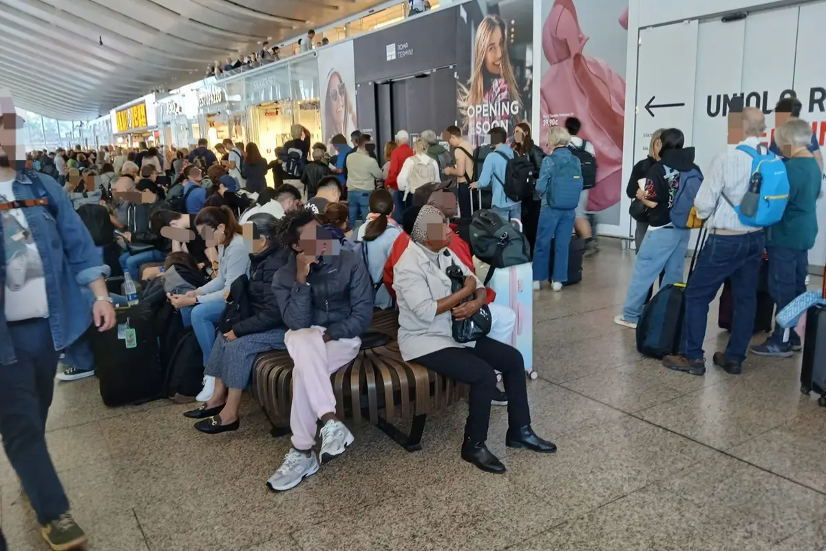 Guasto tra Roma Termini e Tiburtina, treni bloccati. Caos pendolari