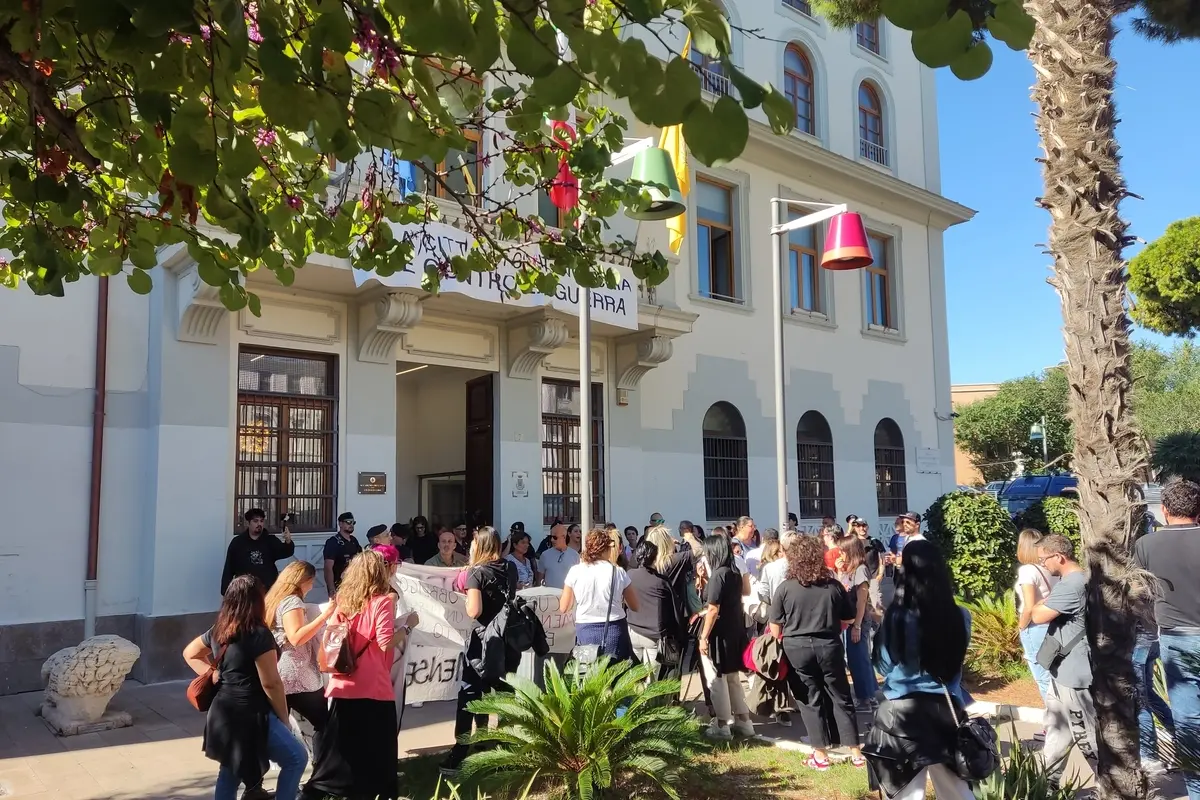 Alcuni momenti della protesta contro il caro mensa del 30-09-2024