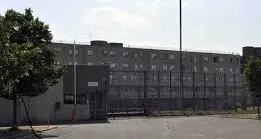 Carcere di Viterbo: agente ferito all’addome con una lama da un detenuto