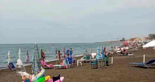 La guerra dei posti sulle spiagge libere