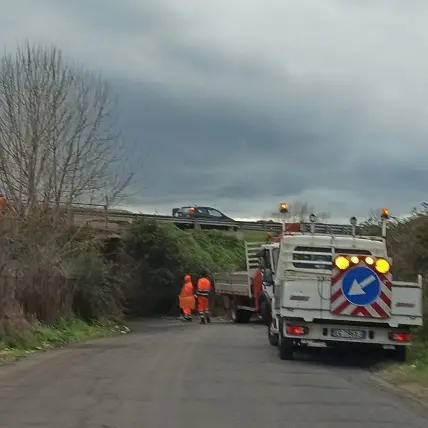 Buche, poca illuminazione e trasporti: la sindaca incontra i residenti di Zambra