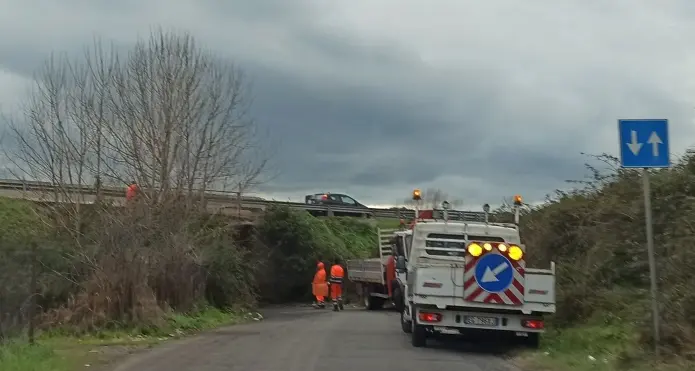 Buche, poca illuminazione e trasporti: la sindaca incontra i residenti di Zambra