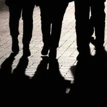 Ragazzo seguito fino a casa e picchiato da ignoti