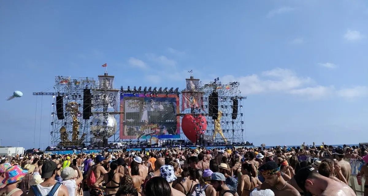 «Un referendum popolare per il Jova Beach Party»