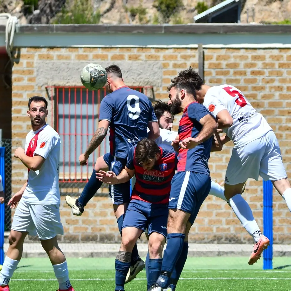 Tolfa con l’elmetto per il match contro l’Atletico Cimina