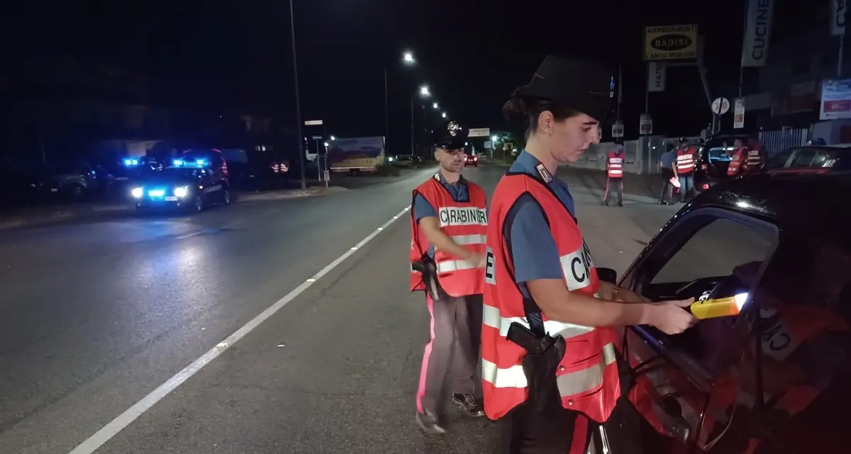 Hashish e bilancino di precisione: giovane pusher in manette