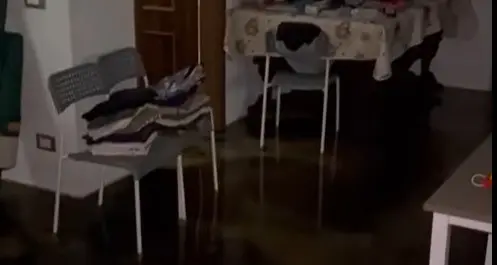 «Imprigionati in casa dopo la pioggia»