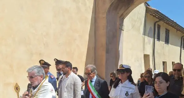 Festa di S. Severa, partecipata processione lungo la via del castello