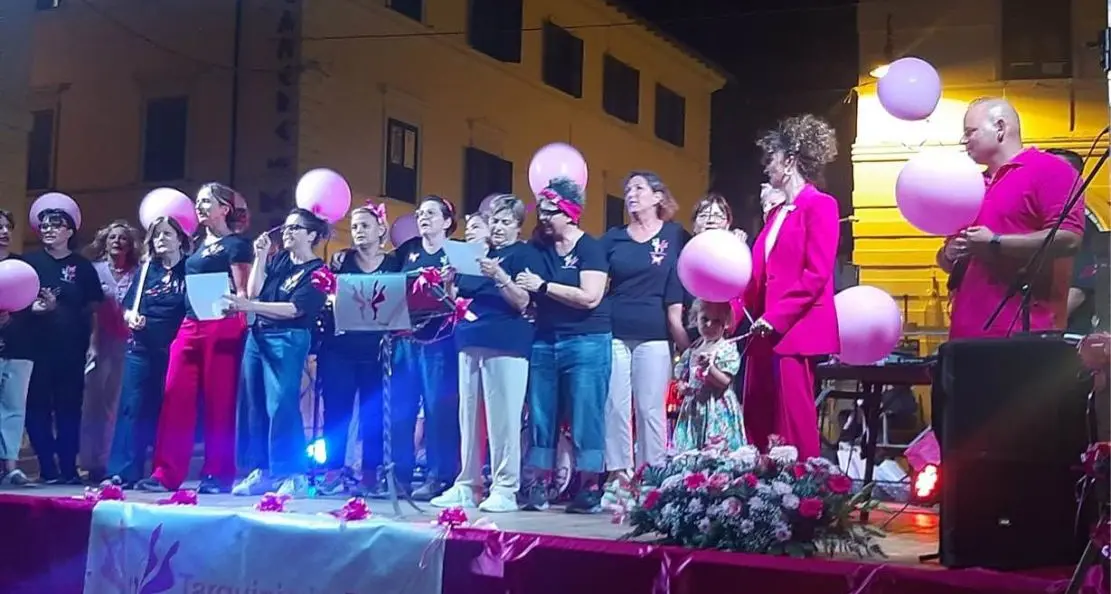 Tarquinia in rosa, in tanti in piazza per la prevenzione
