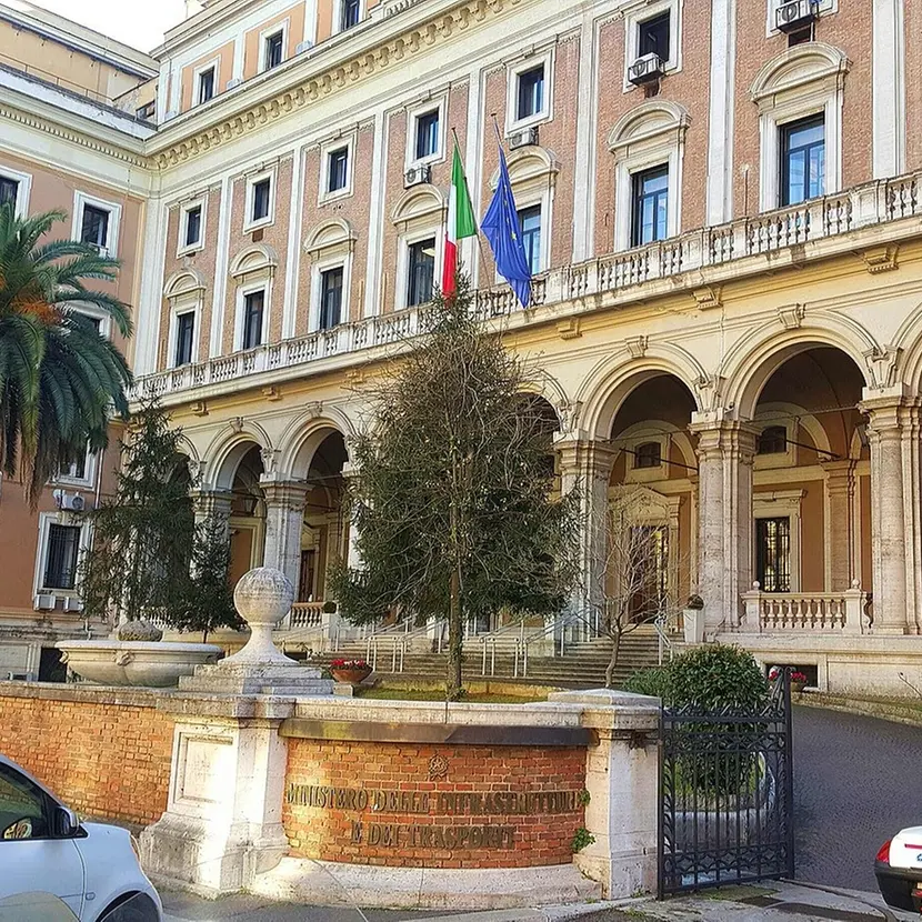 Ncc Italia: “Il ministero dei Trasporti porta avanti una guerra personale, lavorare insieme per il settore”