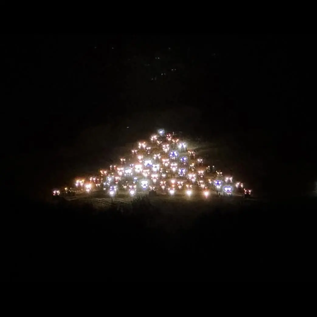 A Due Casette torna l’albero di Natale dei trattori