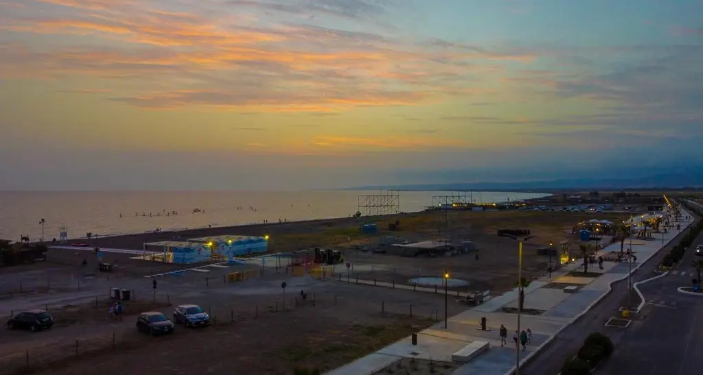 A Campo di Mare imperdibili “Aperitivi letterari al tramonto”
