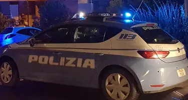 Ubriaco minaccia i titolari di un ristorante e semina il panico tra i clienti