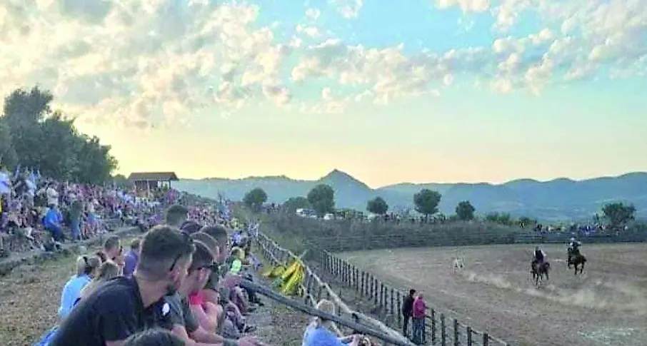 A Tolfa il cuore che galoppa con il Torneo rionale dei butteri: emozioni, radici e spirito di appartenenza