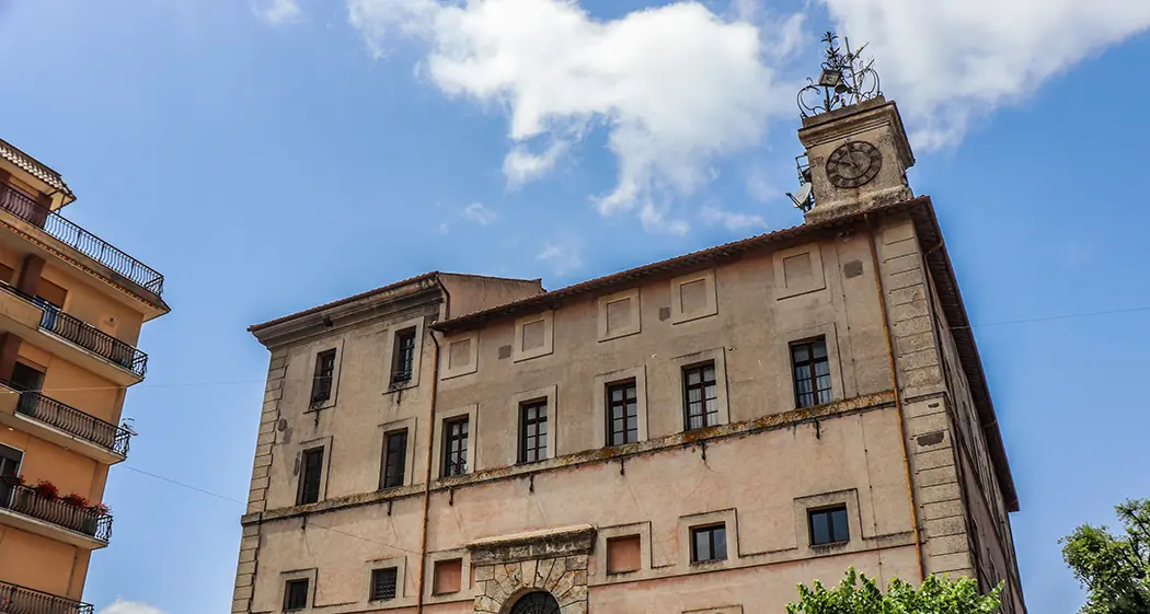 Un evento pubblico dedicato alla diffusione dei principi di giustizia, etica civica e responsabilità comunitaria