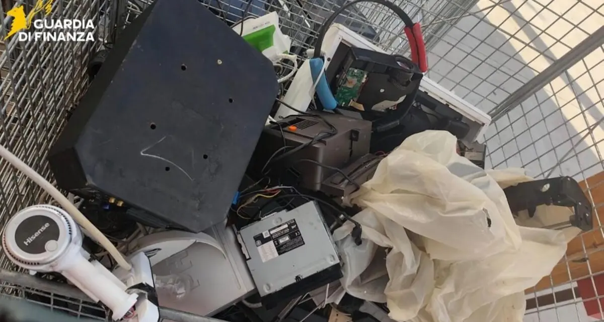 Trasportava rifiuti illegalmente: denunciato