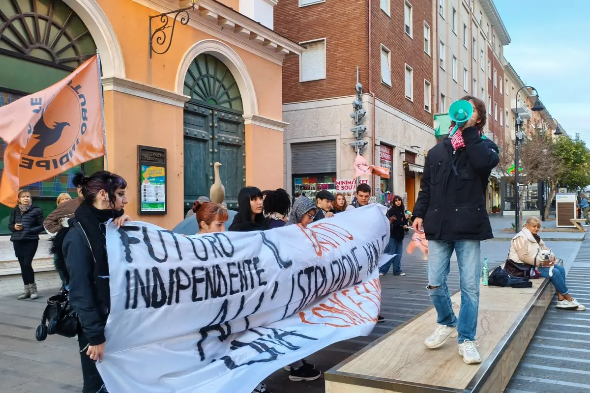Studenti in piazza per il Guglielmotti