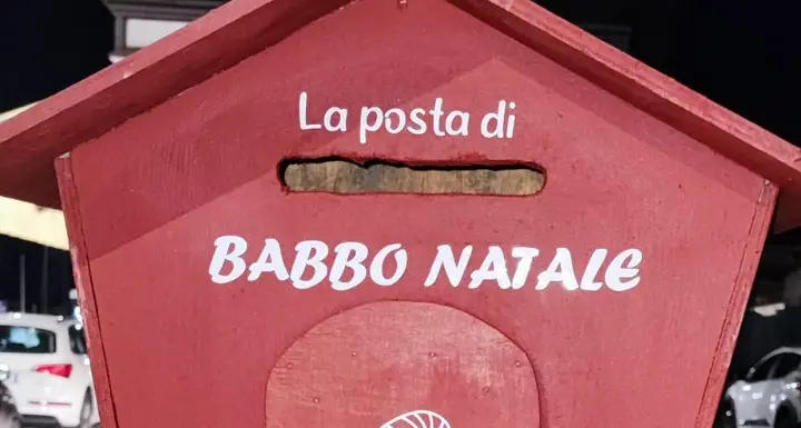 Il Rione Fontana Morella assistente di Babbo Natale