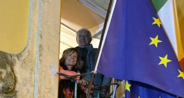 Sui passi di Garibaldi a Tarquinia”: successo per la visita guidata gratuita, con affaccio dal balcone dove l’eroe dei Due Mondi ringraziò i tarquiniesi