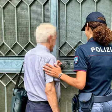 Raggiro del falso incidente, la polizia arresta una truffatrice