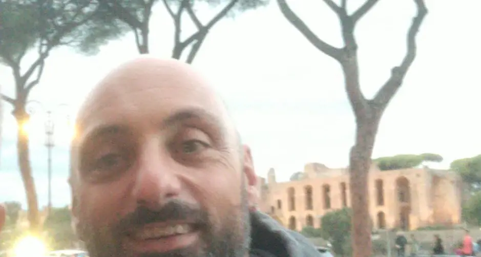 Un omaggio a Giuliano Falcioni, la cerimonia durante la gara di basket