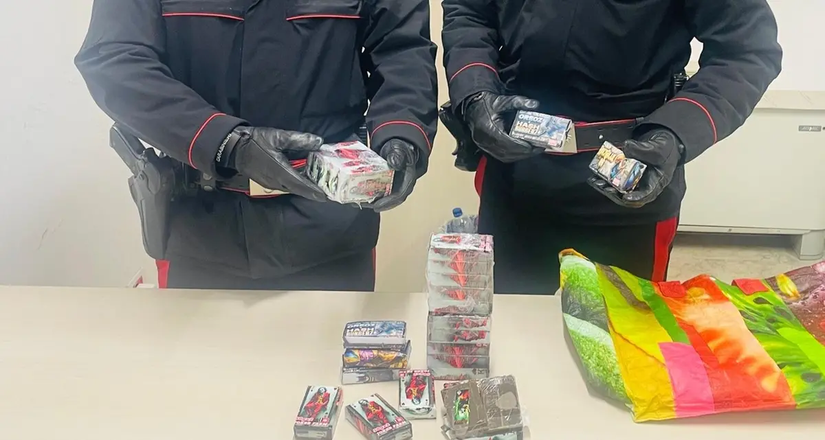 Giovane fermato in auto con 2,5 kg di hashish: arrestato