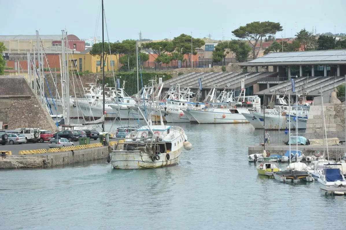 Pescatori fermi altri 30 giorni: «Decisione distruttiva, così non si sopravvive»
