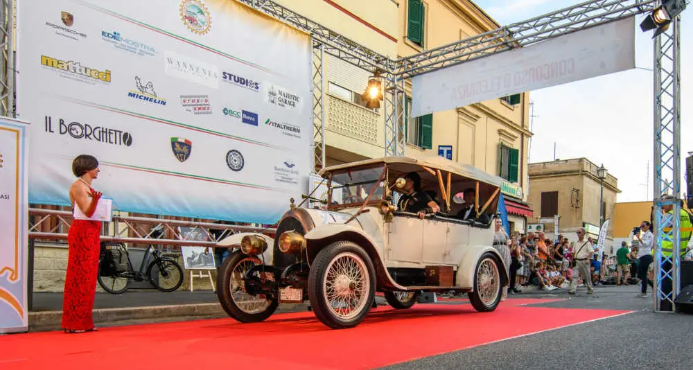 Torna il trofeo “La Dolce Vita”: auto storiche in città