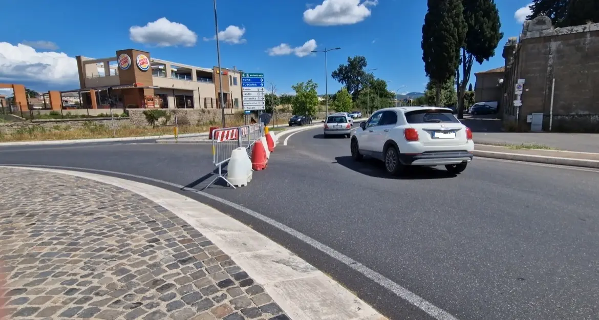 Rotonda di San Lazzaro: nuova viabilità, buona la prima