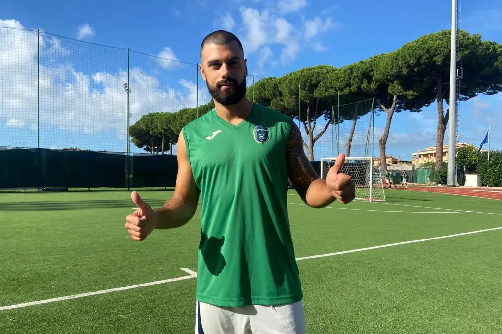 L\\u2019attaccante Alessio Teti