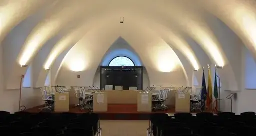 Salta il consiglio, «non c’è la maggioranza»