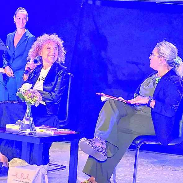 Lucia Esposito trionfa al Premio Letterario “Femminile, Plurale” 2025