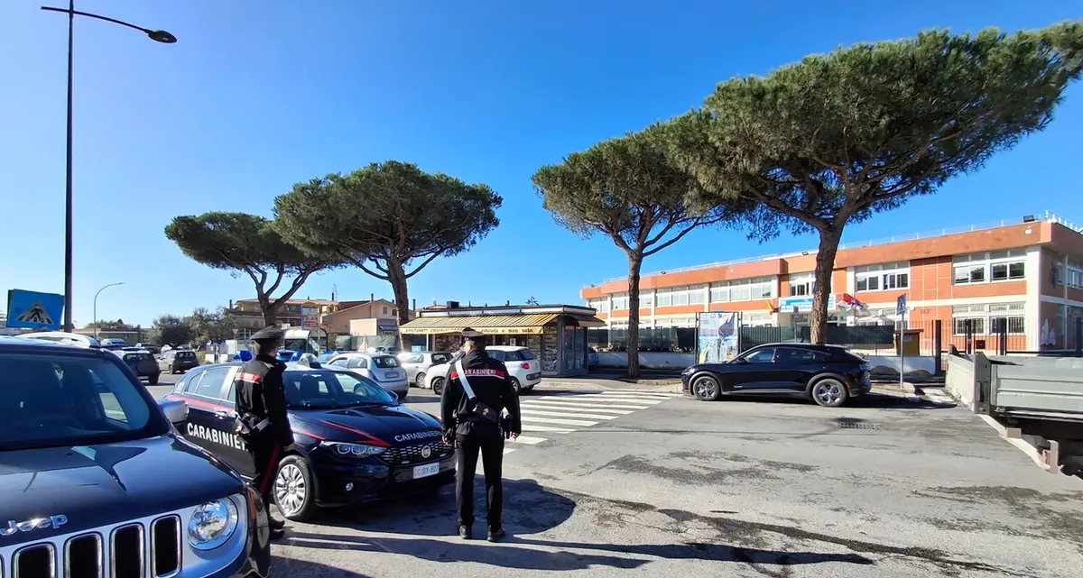 Scritte e insulti contro i prof delle medie a Cerveteri