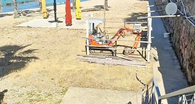 È stata finalmente ripulita la spiaggia del Pirgo