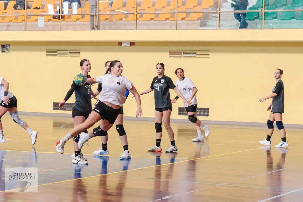 <p>FRANCESCA SPIZZICO NELLA FOTO DI ENRICO PARAVANI</p>\\n