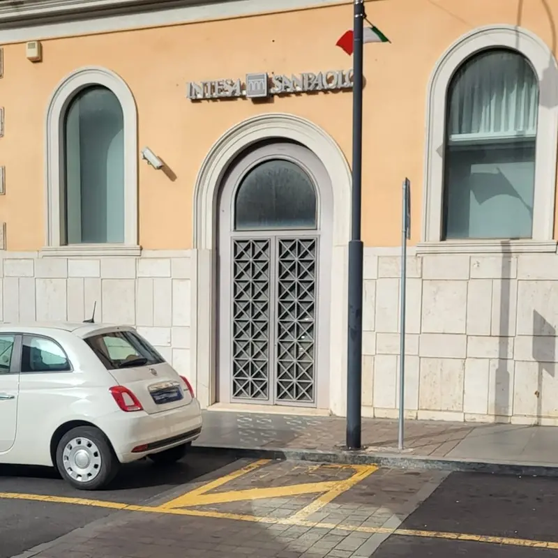 Dai dipinti delle casermette all’ex Cariciv: allarme per pezzi di storia che svaniscono