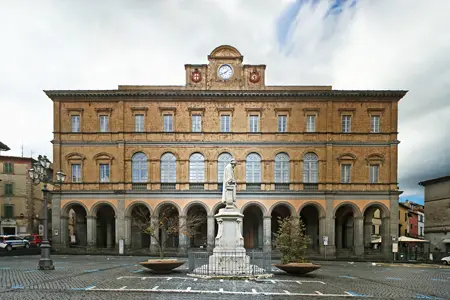 Il Comune si rifà il look